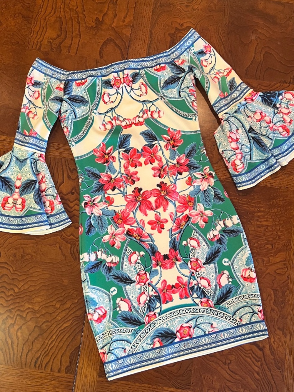 Boutique Floral Bodycon Bell Sleeve Dress – On/Off Shoulder